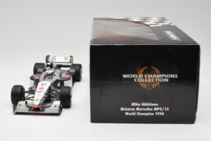 McLaren MP4/13 #8 M. Hakkinen F1 World Champion 1998 Minichamps 1:18 18690008 メタル - 画像 7/7