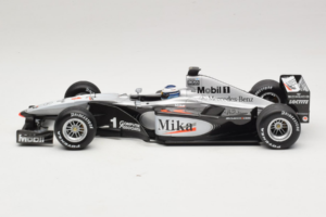 McLaren MP4-15 #1 M. Hakkinen F1 2000 Minichamps 1:18 B66962117 メタル - 画像 3/6