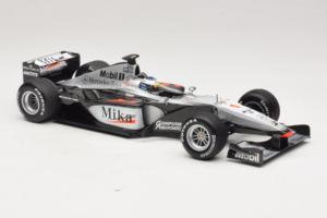 McLaren MP4-15 #1 M. Hakkinen F1 2000 Minichamps 1:18 B66962117 メタル - 画像 4/6