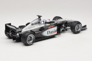 McLaren MP4-16 Mercedes #3 D. Coulthard F1 2001 Hot Wheels 1:18 50199 メタル - 画像 2/6