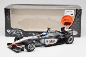 McLaren MP4-16 #4 M. Häkkinen F1 2001 Hot Wheels 1:18 50198 メタル - 画像 6/6