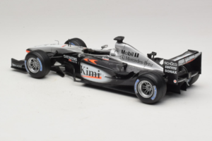McLaren MP4-20 #9 K. Raikkonen F1 2005 Hot Wheels 1:18 H2286 メタル - 画像 5/6