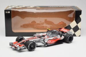 McLaren MP4-22 #2 L. Hamilton Canadian GP Winner 2007 Minichamps 1:18 530071822 メタル - 画像 6/6