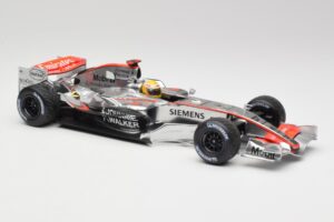 McLaren MP4-25 Mercedes #2 L. Hamilton Showcar 2010 Minichamps 1:18 110100006-R1 メタル - 画像 4/6