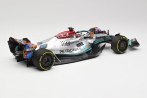 Mercedes AMG W13 E Performance Petronas #63 G. Russell Miami GP 2022 Minichamps 1:18 110220563 メタル - 画像 2/7