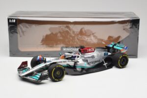 Mercedes AMG W13 E Performance Petronas #63 G. Russell Miami GP 2022 Minichamps 1:18 110220563 メタル - 画像 7/7