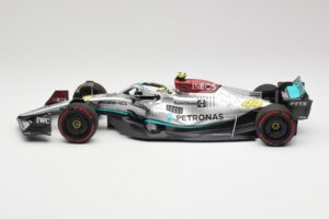 Mercedes AMG W13 E Performance Petronas #44 L. Hamilton Spanish GP 2022 Minichamps 1:18 110220044 メタル - 画像 3/7