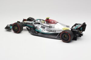 Mercedes AMG W13 E Performance Petronas #44 L. Hamilton Spanish GP 2022 Minichamps 1:18 110220044 メタル - 画像 5/7