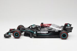 Mercedes AMG W12 Petronas #44 L. Hamilton Spanish GP 100th Pole 2021 Minichamps 1:18 110210444 レジン - 画像 3/7