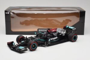 Mercedes AMG W12 Petronas #44 L. Hamilton Spanish GP 100th Pole 2021 Minichamps 1:18 110210444 レジン - 画像 7/7