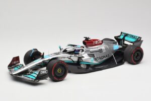 Mercedes AMG W13 E Performance Petronas #63 G. Russell Brazilian GP 1st Win 2022 Minichamps 1:18 110222163 レジン