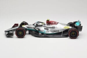 Mercedes AMG W13 E Performance Petronas #44 L. Hamilton Brazilian GP 2022 Minichamps 1:18 110222144 レジン - 画像 3/7