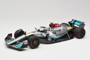 Mercedes AMG W13 E Performance Petronas #44 L. Hamilton Brazilian GP 2022 Minichamps 1:18 110222144 レジン