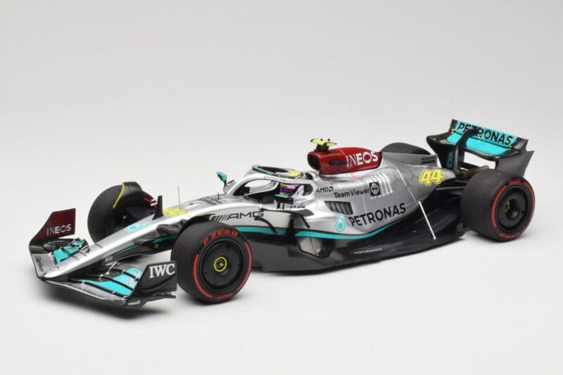 Mercedes AMG W13 E Performance Petronas #44 L. Hamilton Brazilian GP 2022 Minichamps 1:18 110222144 レジン