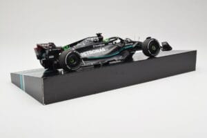 Mercedes AMG W14 E Performance Petronas #63 G. Russell Bahrain GP 2023 Minichamps 1:18 113230163 レジン - 画像 3/7