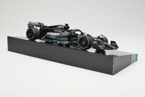 Mercedes AMG W14 E Performance Petronas #63 G. Russell Bahrain GP 2023 Minichamps 1:18 113230163 レジン - 画像 4/7