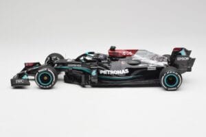 Mercedes AMG W12 #44 L. Hamilton Bahrain GP 2021 Minichamps 1:18 110210144 メタル - 画像 3/7