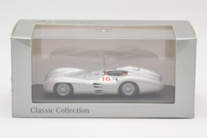 Mercedes W196 Streamliner #16 J.M. Fangio GP Italy Winner 1954 Minichamps 1:43 432543016 メタル - 画像 4/4