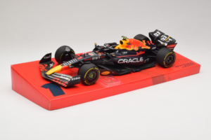 Red Bull Racing RB18 #1 M. Verstappen Oracle Winner Dutch GP 2022 Minichamps 1:18 113223501 メタル - 画像 2/7