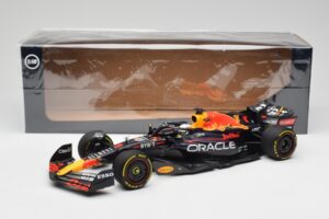 Oracle Red Bull Racing RB18 #1 M. Verstappen Winner Italian GP 2022 Minichamps 1:18 110221601 メタル - 画像 7/7