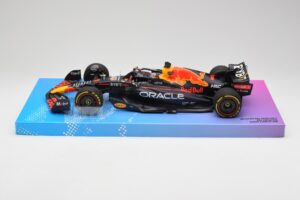 Red Bull Racing RB18 #1 M. Verstappen Winner Miami GP 2022 Minichamps 1:18 113220501 メタル