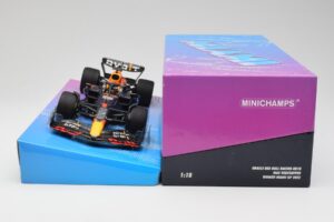Red Bull Racing RB18 #1 M. Verstappen Winner Miami GP 2022 Minichamps 1:18 113220501 メタル - 画像 6/7