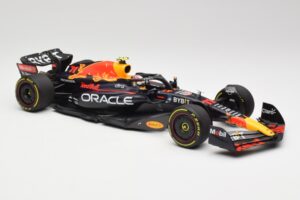 Oracle Red Bull Racing RB18 #11 S. Perez Abu Dhabi GP 2022 Minichamps 1:18 110222211 メタル - 画像 4/7