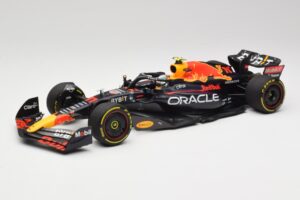 Oracle Red Bull Racing RB18 #11 S. Perez Abu Dhabi GP 2022 Minichamps 1:18 110222211 メタル