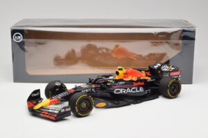 Oracle Red Bull Racing RB18 #11 S. Perez Abu Dhabi GP 2022 Minichamps 1:18 110222211 メタル - 画像 7/7