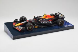 Red Bull Racing RB19 #11 S. Perez Winner Saudi Arabian GP 2023 Minichamps 1:18 113230111 メタル - 画像 2/6