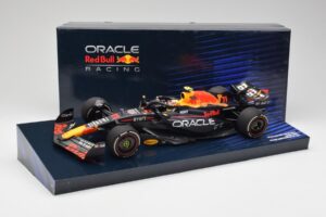 Red Bull Racing RB19 #11 S. Perez Winner Saudi Arabian GP 2023 Minichamps 1:18 113230111 メタル - 画像 6/6