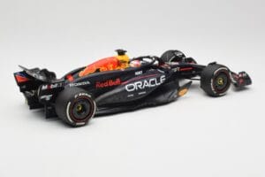 Oracle Red Bull Racing RB20 #1 M. Verstappen Winner Bahrain GP 2024 Minichamps 1:18 110240101 メタル - 画像 2/7