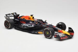 Oracle Red Bull Racing RB20 #1 M. Verstappen Winner Bahrain GP 2024 Minichamps 1:18 110240101 メタル - 画像 4/7