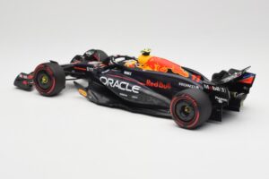 Red Bull Racing RB20 #11 S. Perez Bahrain GP 2024 Minichamps 1:18 110240111 メタル - 画像 5/7