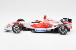 Panasonic Toyota Racing TF106 #8 R. Schumacher F1 2006 Minichamps 1:18 100060007 メタル - 画像 3/6