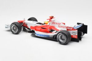Panasonic Toyota Racing TF106 #8 R. Schumacher F1 2006 Minichamps 1:18 100060007 メタル - 画像 5/6