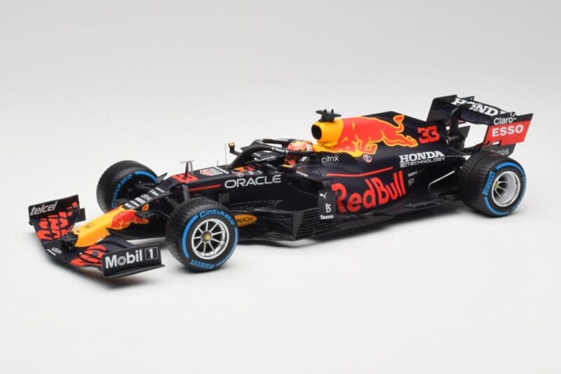 Red Bull Racing Honda RB16B #33 M. Verstappen Turkish GP 2nd Place 2021 Minichamps 1:18 110211633 メタル