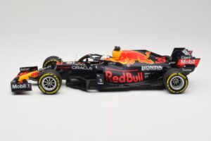 Red Bull Racing Honda RB16B #33 M. Verstappen Mexican GP Winner 2021 Minichamps 1:18 110211933 レジン - 画像 3/6