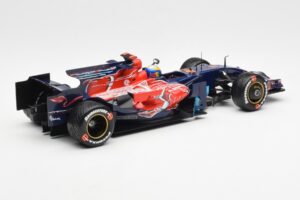 Red Bull Racing RB6 #6 M. Webber F1 Showcar 2010 Minichamps 1:18 150100076 メタル - 画像 2/6