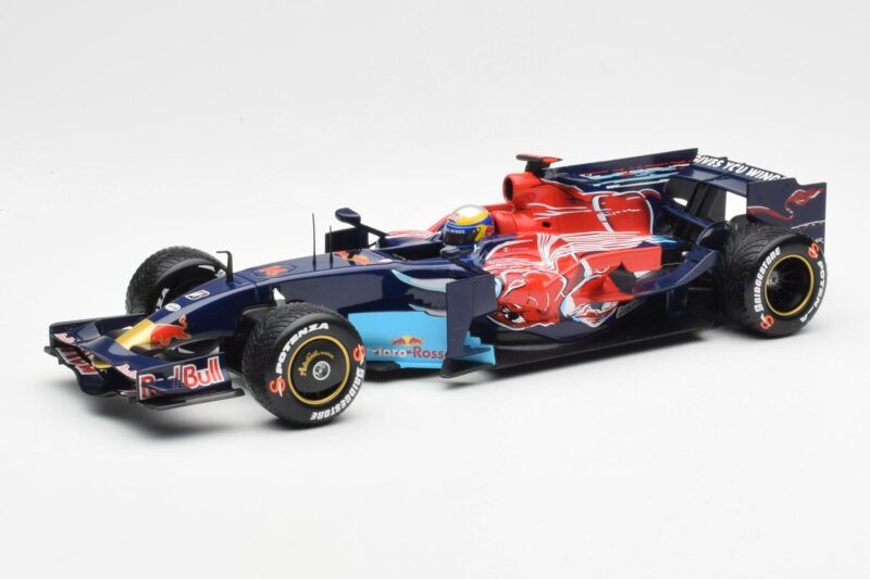 Red Bull Racing RB6 #6 M. Webber F1 Showcar 2010 Minichamps 1:18 150100076 メタル