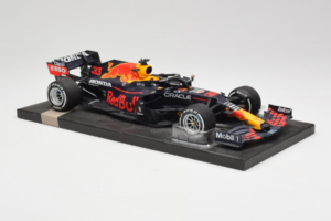 Red Bull Racing RB16B #33 M. Verstappen Monaco GP Winner 2021 Minichamps 1:18 113210533-R1 レジン - 画像 4/6