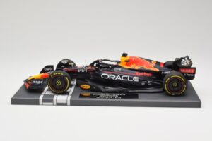 Oracle Red Bull Racing RB18 #33 M. Verstappen Belgian GP 2022 Minichamps 1:18 113221401 レジン
