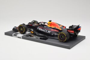 Oracle Red Bull Racing RB18 #33 M. Verstappen Belgian GP 2022 Minichamps 1:18 113221401 レジン - 画像 5/7