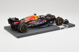 Oracle Red Bull Racing RB18 #33 M. Verstappen Mexican GP 2022 Minichamps 1:18 113222001 レジン - 画像 3/7