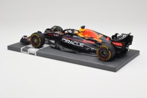 Oracle Red Bull Racing RB18 #33 M. Verstappen Mexican GP 2022 Minichamps 1:18 113222001 レジン - 画像 5/7