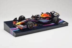 Oracle Red Bull Racing RB19 #33 M. Verstappen Miami GP 2023 Case Edition Minichamps 1:18 113233501 レジン - 画像 2/7