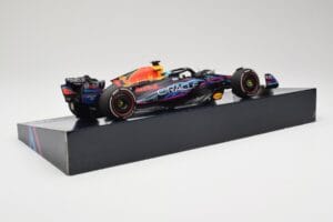 Oracle Red Bull Racing RB19 #33 M. Verstappen Miami GP 2023 Case Edition Minichamps 1:18 113233501 レジン - 画像 3/7