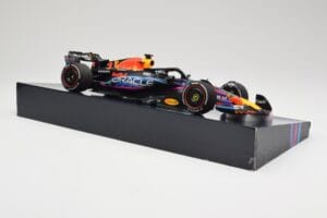 Oracle Red Bull Racing RB19 #33 M. Verstappen Miami GP 2023 Case Edition Minichamps 1:18 113233501 レジン - 画像 4/7
