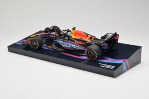 Oracle Red Bull Racing RB19 #33 M. Verstappen Miami GP 2023 Case Edition Minichamps 1:18 113233501 レジン - 画像 5/7