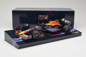 Oracle Red Bull Racing RB19 #33 M. Verstappen Miami GP 2023 Case Edition Minichamps 1:18 113233501 レジン - 画像 7/7